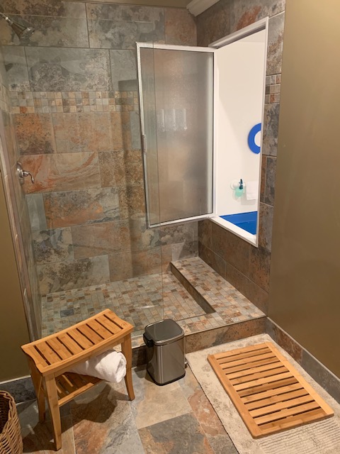 Hyperbaric oxygen therapy chamber